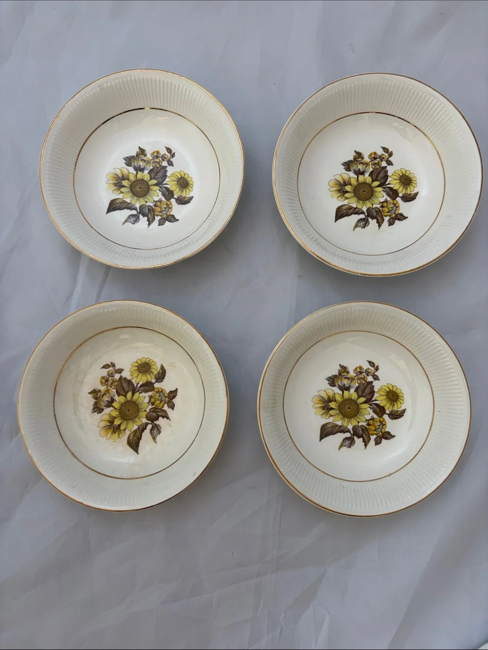Vintage Floral Yellow Sunflower Fruit/Dessert Bowls - Set of 4